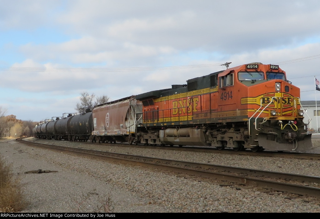 BNSF 4914 DPU